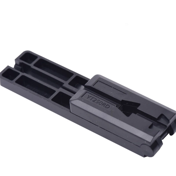 Which Canadian manufacturer makes the best managed smart PDU meter
