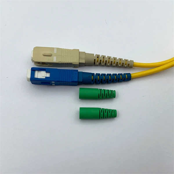 Auxiliary heating of the distribution box