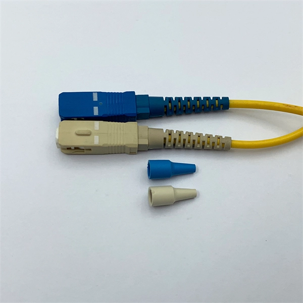 Large-format fiber optic cable with light decay
