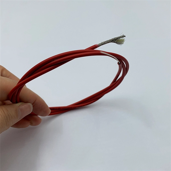 Testing two-core pigtail fiber