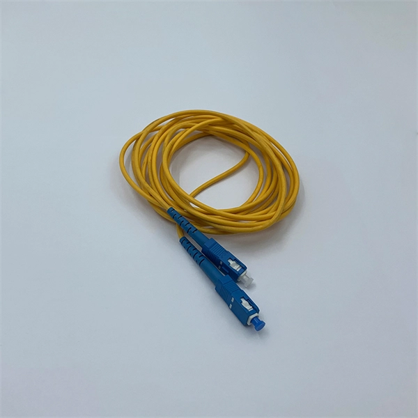 Fusion splicing of fiber optic cable and 24-core optical fiber