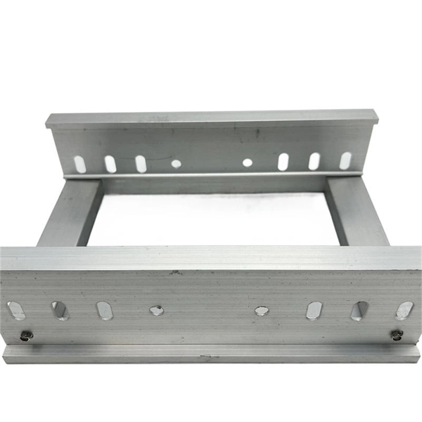 What are some Italian manufacturers of fireproof cable trays