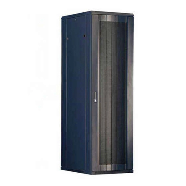 Photovoltaic combiner box principle and wiring