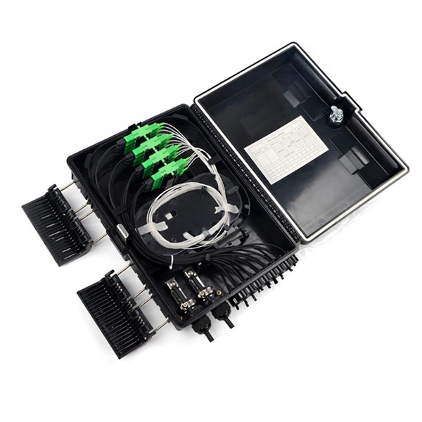 Outdoor electrical distribution box with waterproof rubber
